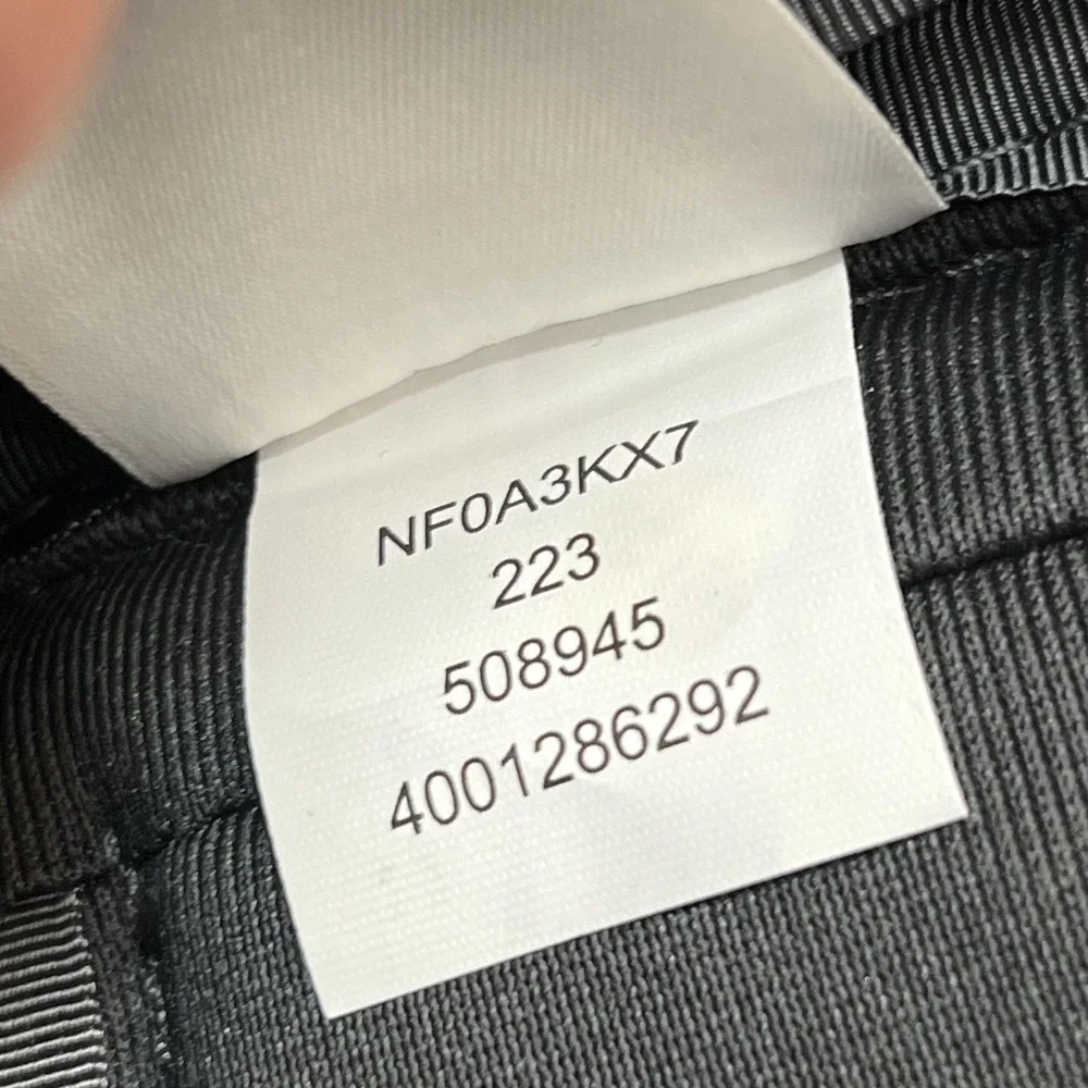 The North Face Black Fall Line Snyk Backpack FlexVent Mens Laptop Daypack